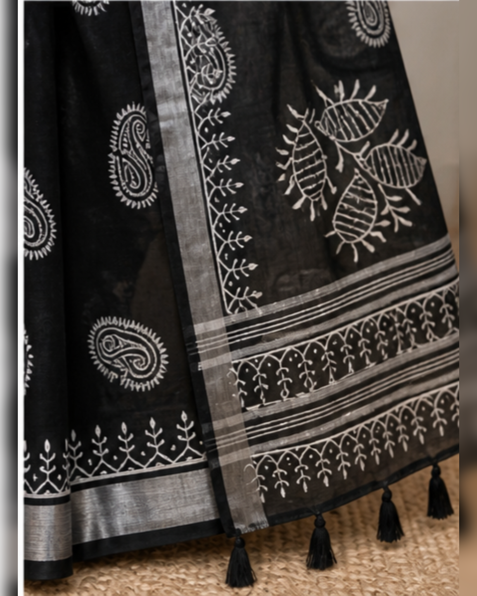 Linen with silver jari putta saree 💕