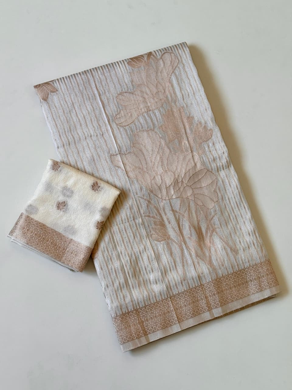 Exclusive Jambo Flower Jari Weaving Saree Collection