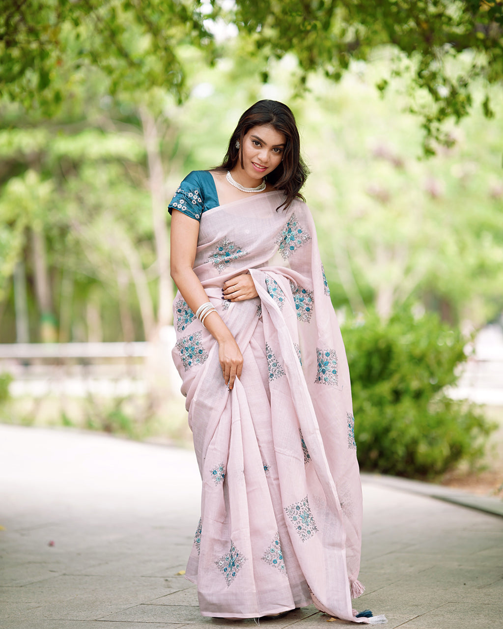 Premium Embroidered Silver Linen Saree with Zari Weaving & Phantom Silk Blouse