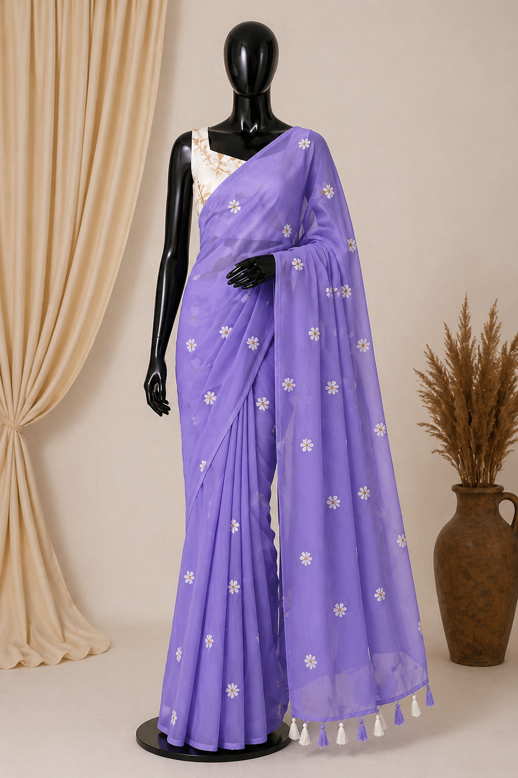Elegant Georgette Saree with Intricate Embroidery & Fumka Pallu