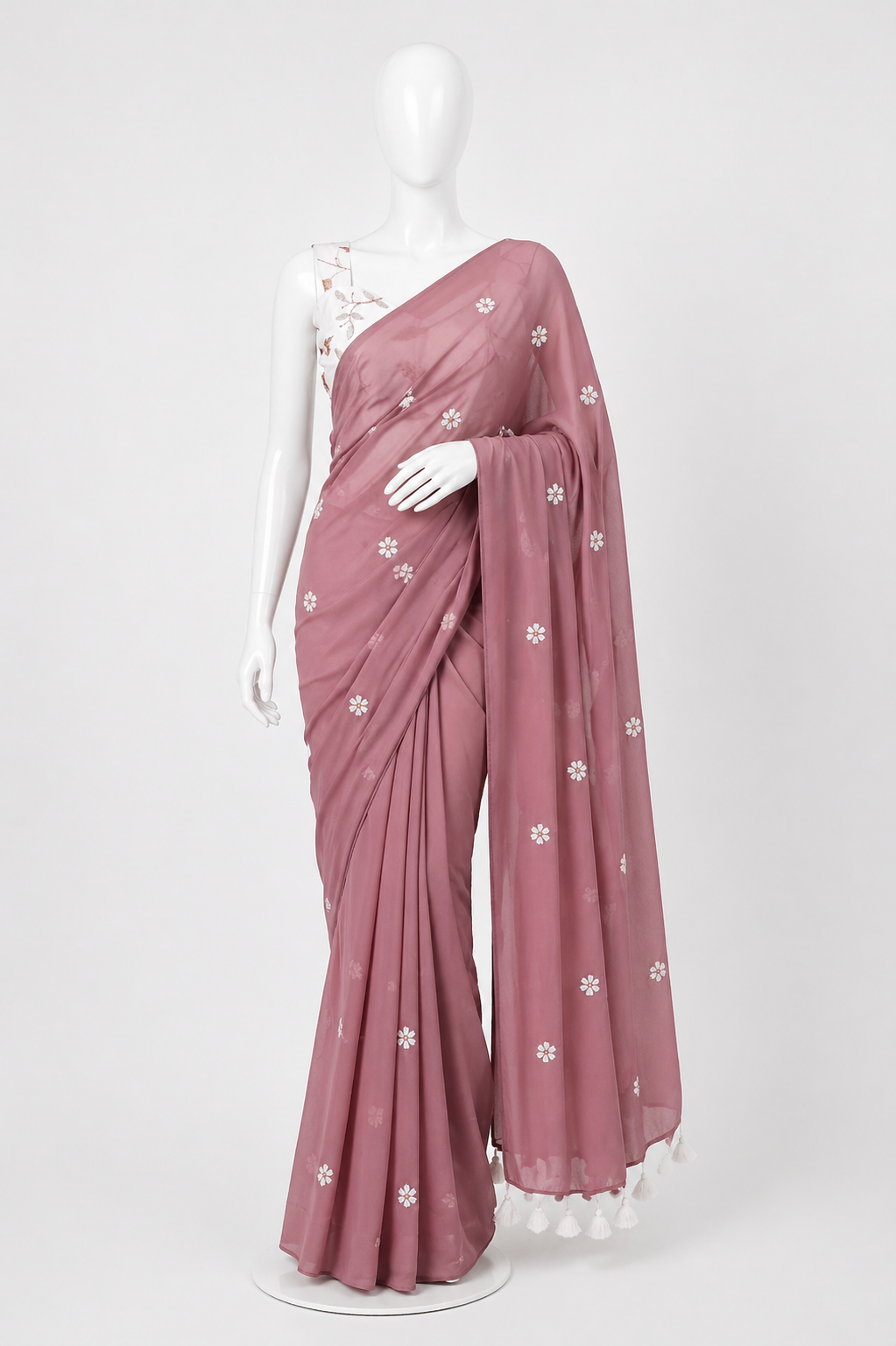 Elegant Georgette Saree with Intricate Embroidery & Fumka Pallu