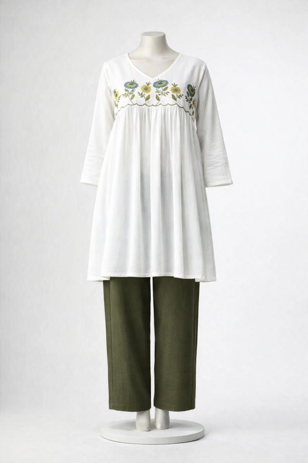 🌼 Designer Embroidery Kurti Set Launch 🌼

Step into elegance with our beautifully crafted Designer Embroidery Kurti paired with Ankle Length Pant – a perfect blend of comfort & style 👑
Make a confident and graceful statement wherever you go!