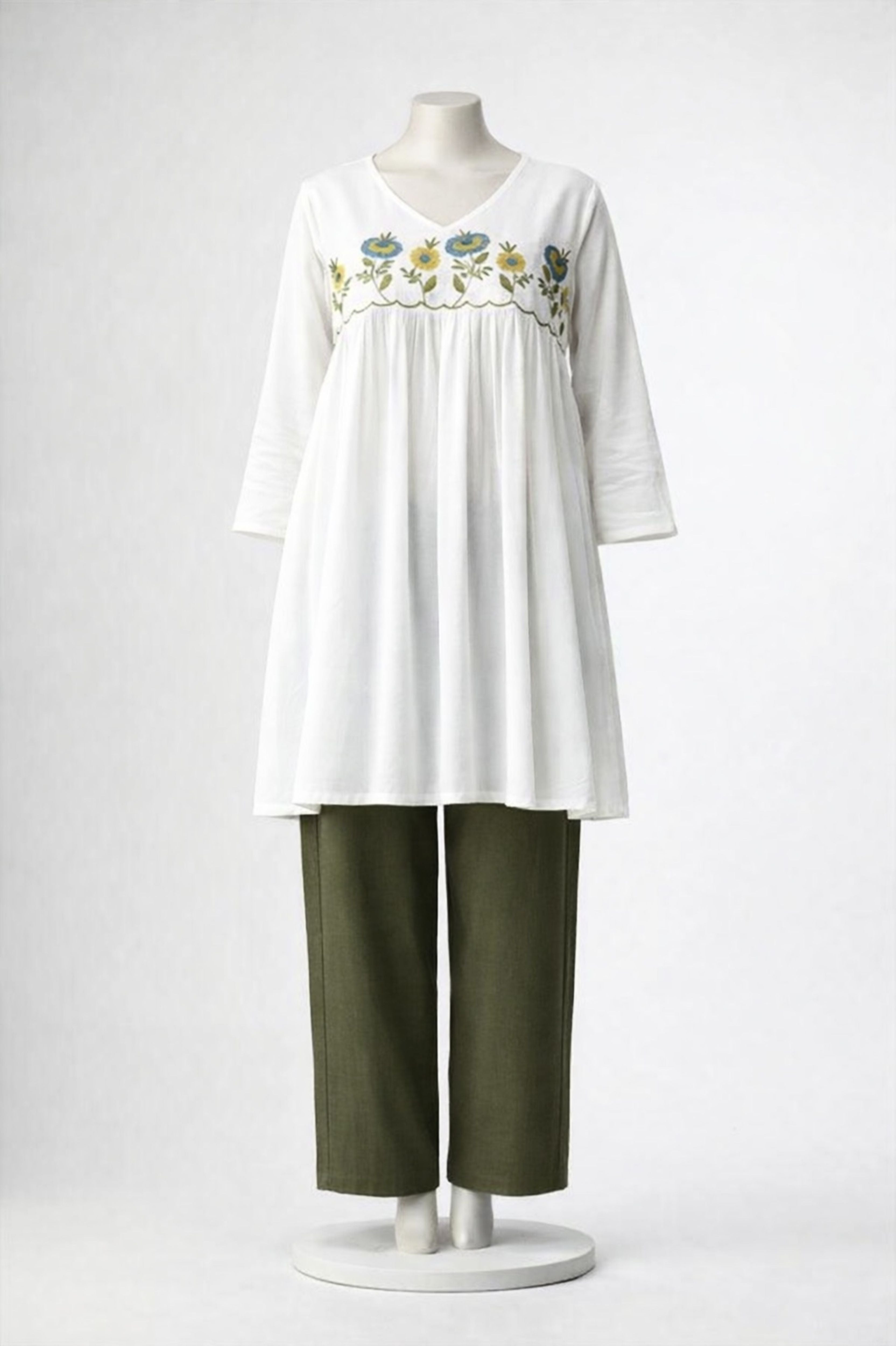 🌼 Designer Embroidery Kurti Set Launch 🌼

Step into elegance with our beautifully crafted Designer Embroidery Kurti paired with Ankle Length Pant – a perfect blend of comfort & style 👑
Make a confident and graceful statement wherever you go!